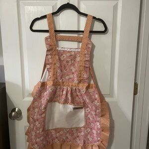 Floral Apron with Ruffle Trim